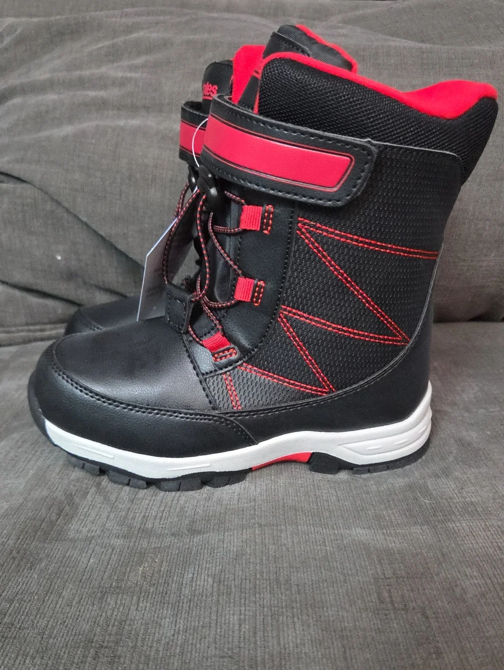 Totes Black and Red Kids Winter Boots with Thermolite Tag